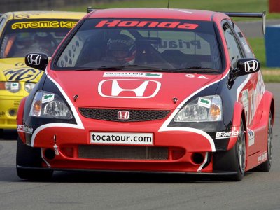 Andy Priaulx. BTCC Donington Park 2002 (© PSP Images)