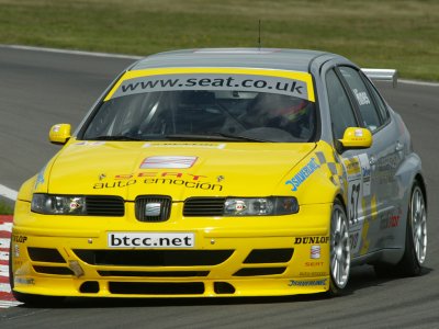 Luke Hines. BTCC Snetterton 2005 (&copy; PSP Images)