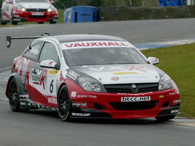 Colin Turkington. 2005 Donington Park  (© PSP Images)