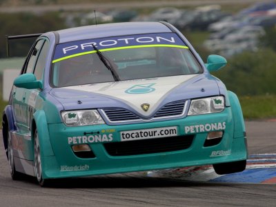 Phil Bennett. 2002 Thruxton (© PSP Images)